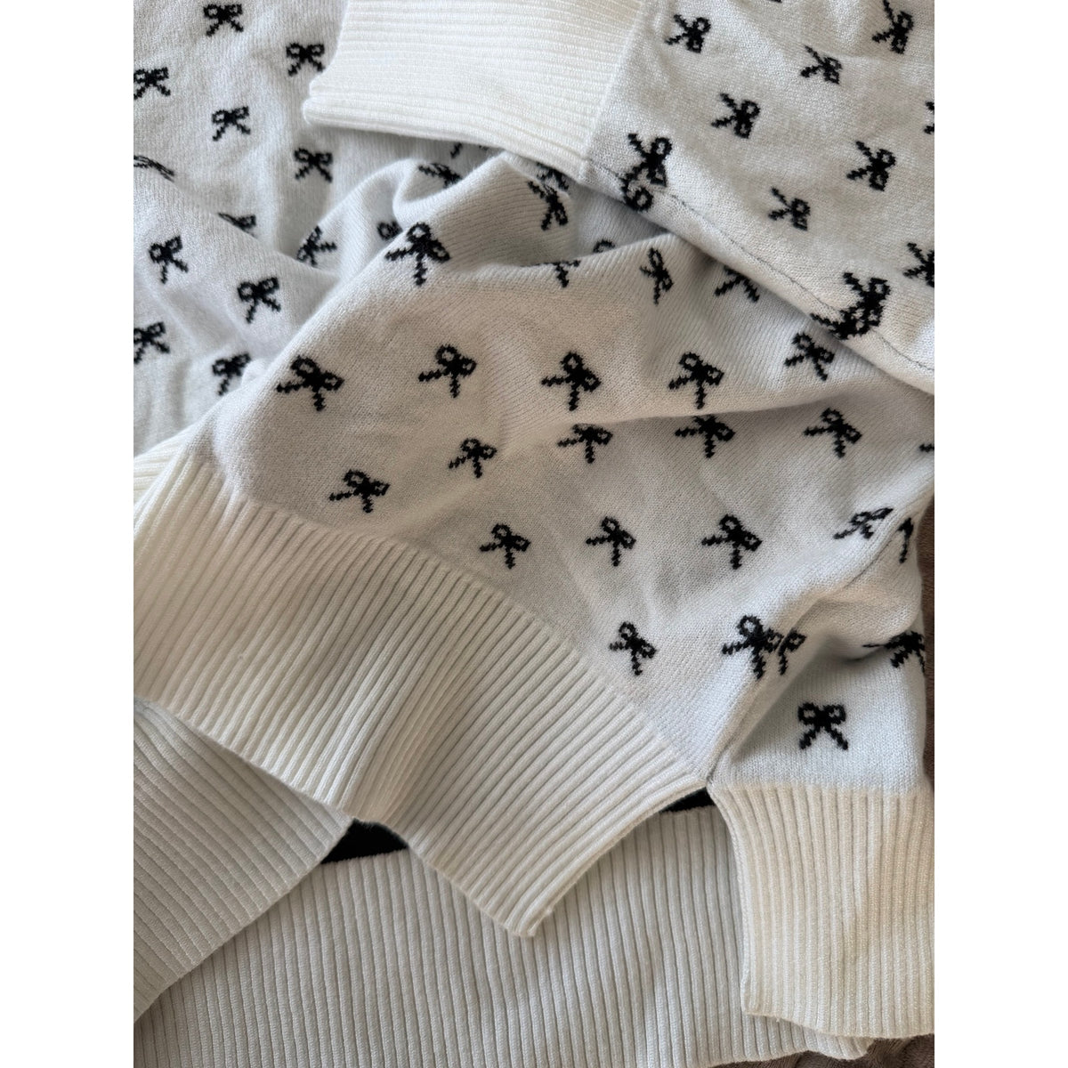 PINKGLOW Put a Bow On It Sweater NWT Size Medium