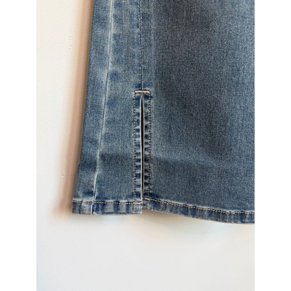 ZIDA Flared Slit Jean NWT Size 29