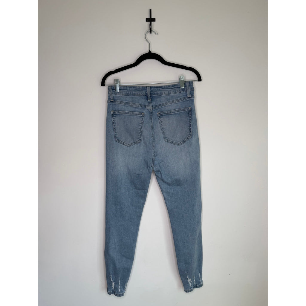CEROS Distressed Skinny Jean NWOT Size 28