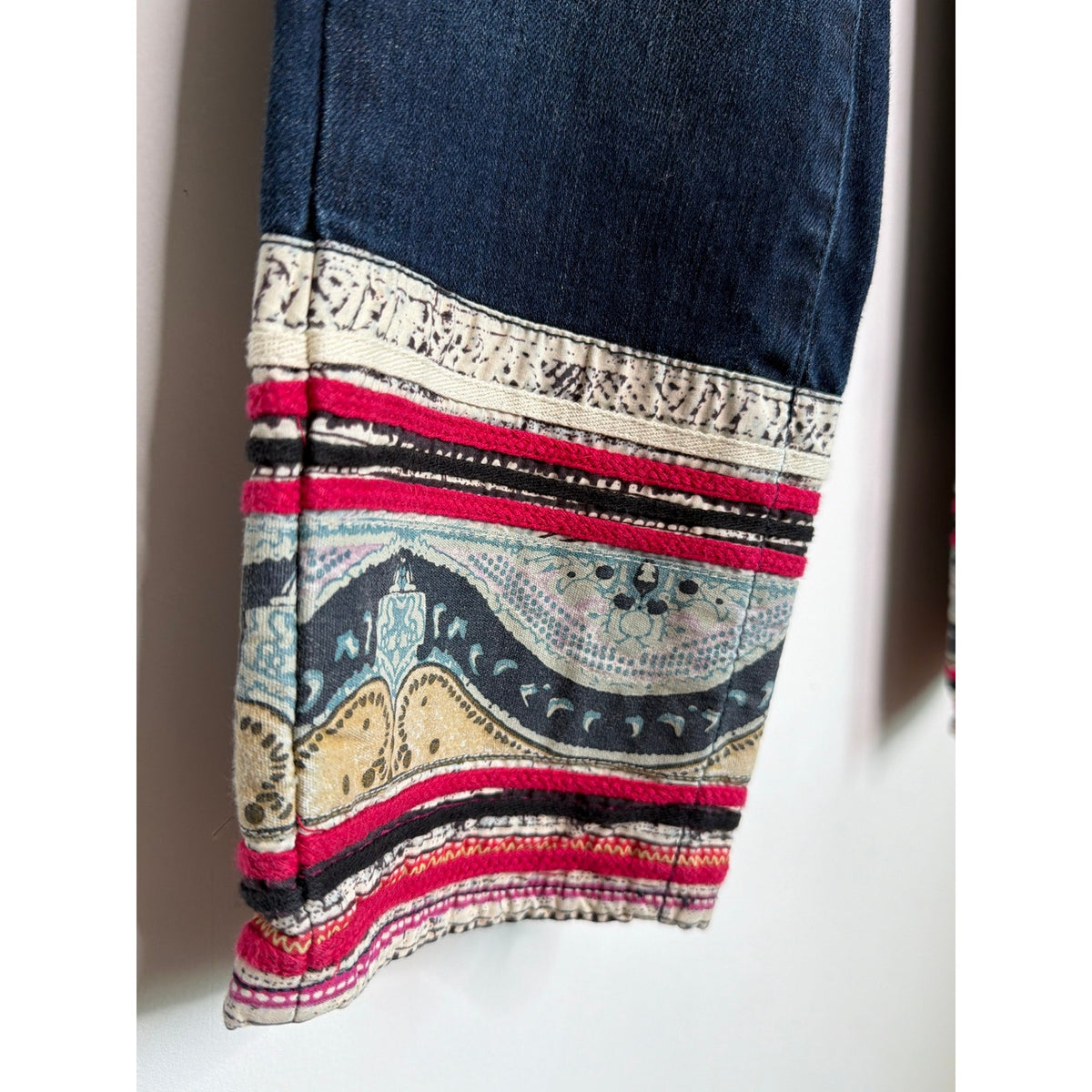 PILCRO AND THE LETTERPRESS Boho Embroidered Cuff Jean Size 29